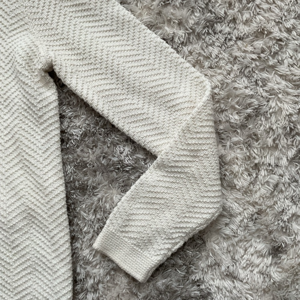 Cream Chevron Knit Sweater - Picture 5 of 6